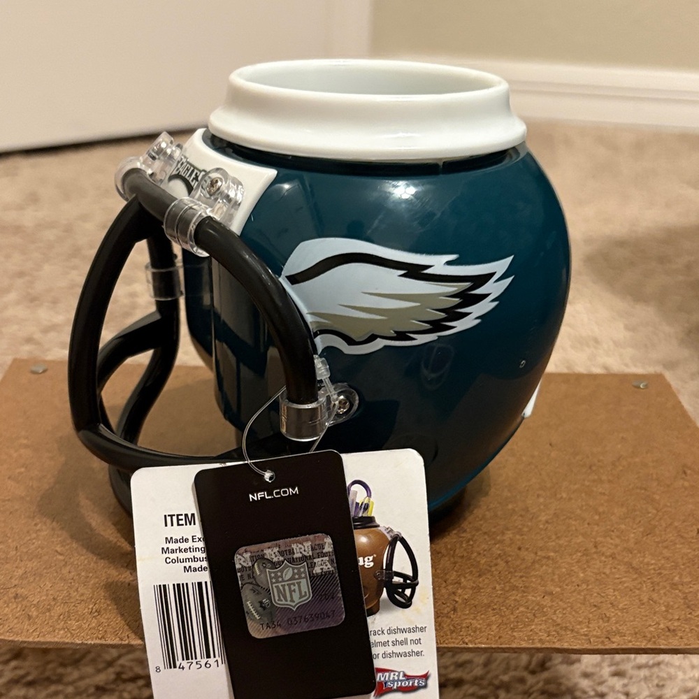 NFL Eagles plastic mug/bottle/desk/can caddy